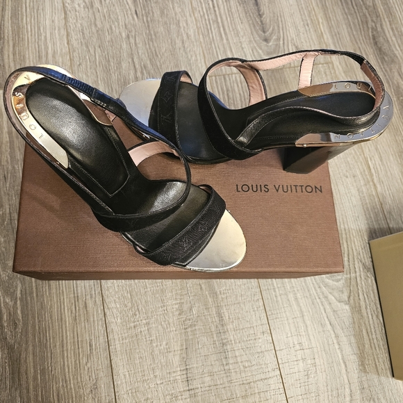 Authentic Louis Vuitton high heel Sandals - Picture 4 of 7